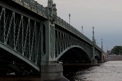 Водные экскурсии в Санкт-Петербурге, водные экскурсии по рекам и каналам, водные экскурсии по Неве, водные прогулки на развод мостов