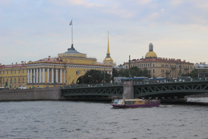 музыкальная водная прогулка "Ночь разводных мостов" Водные экскурсии в Санкт-Петербурге, водные экскурсии по рекам и каналам, водные экскурсии по Неве, водные прогулки на развод мостов