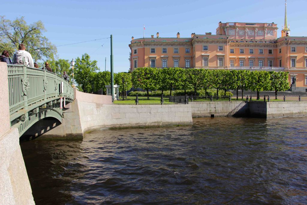 arenda progulochnogo katera v sankt peterburge