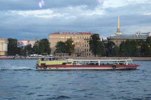 речные водные прогулки по Фонтанке Водные экскурсии в Санкт-Петербурге, водные экскурсии по рекам и каналам, водные экскурсии по Неве, водные прогулки на развод мостов
