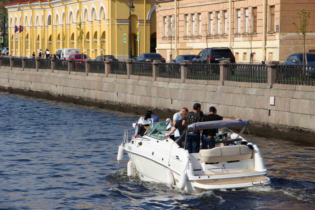 аренда катера на развод мостов