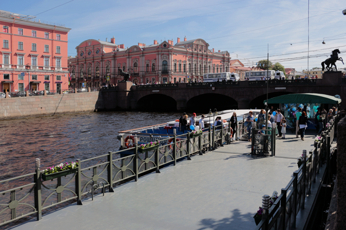Водные экскурсии в Санкт-Петербурге, водные экскурсии по рекам и каналам, водные экскурсии по Неве, водные прогулки на развод мостов
