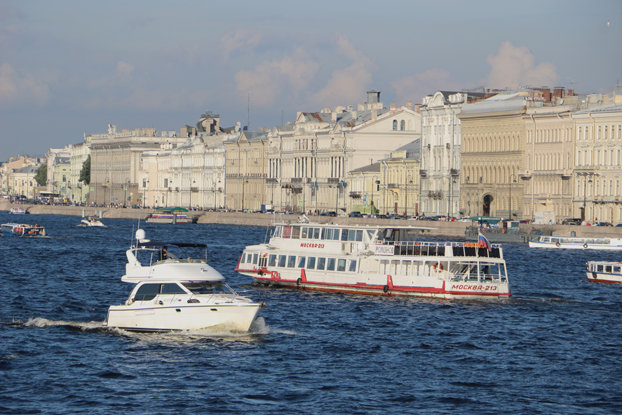 аренда яхты на развод мостов