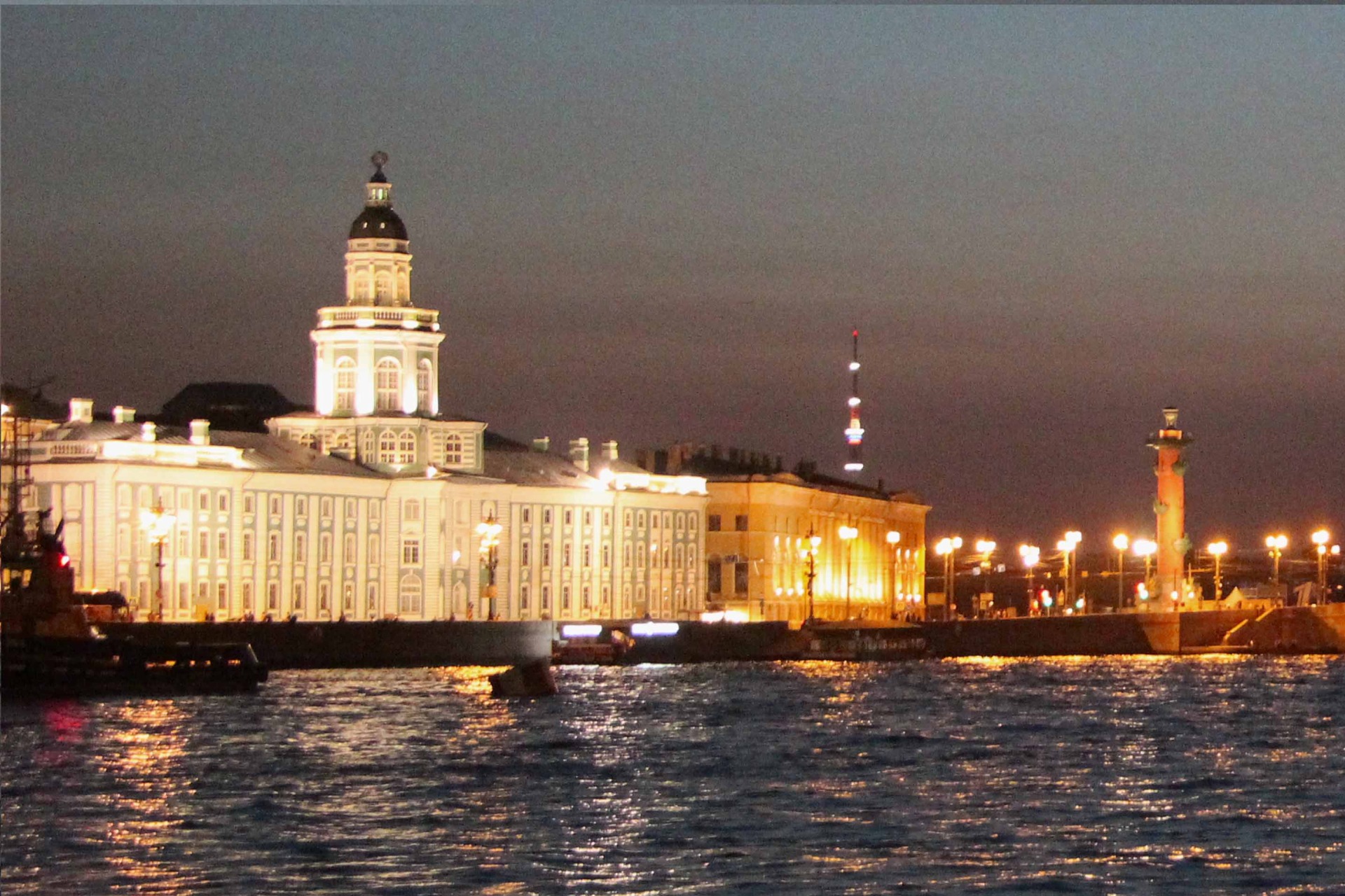 Водные экскурсии в Санкт-Петербурге, водные экскурсии по рекам и каналам, водные экскурсии по Неве, водные прогулки на развод мостов