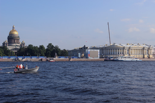Прогулки по Неве от Сенатской пристани