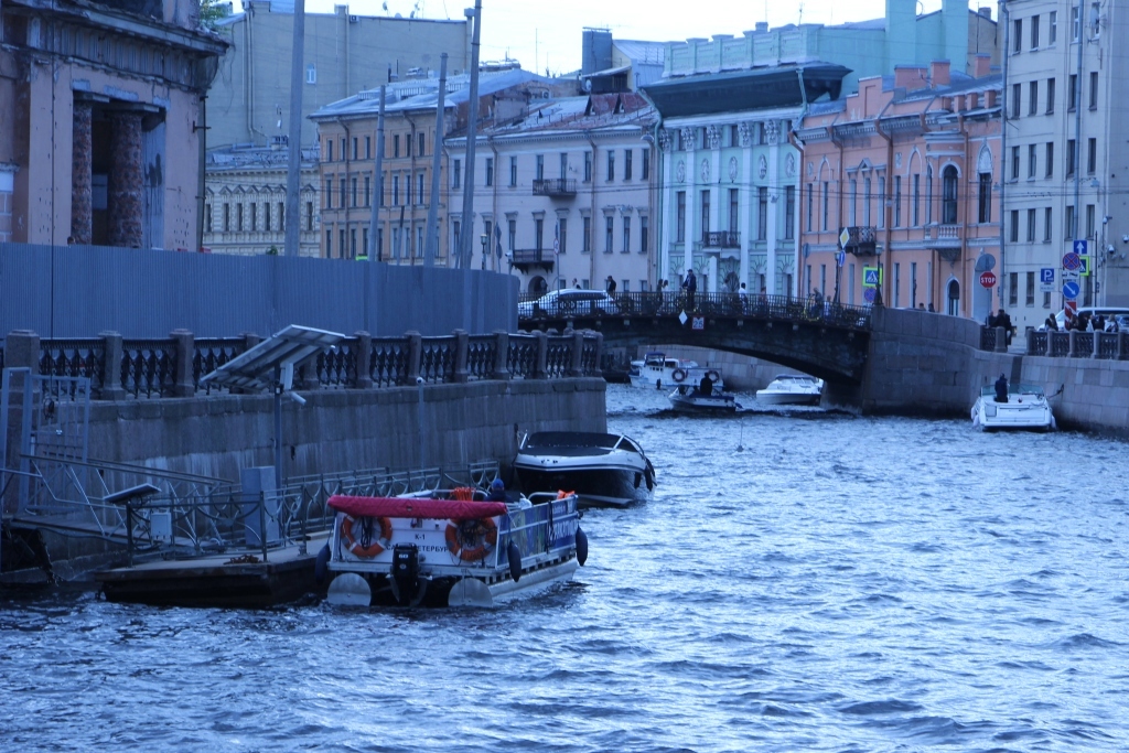 Водные экскурсии в Санкт-Петербурге, водные экскурсии по рекам и каналам, водные экскурсии по Неве, водные прогулки на развод мостов
