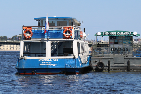 теплоход Москва