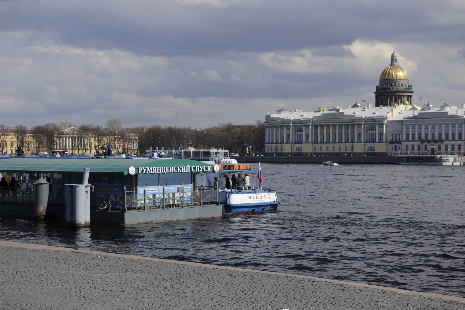 Водные экскурсии в Санкт-Петербурге, водные экскурсии по рекам и каналам, водные экскурсии по Неве, водные прогулки на развод мостов